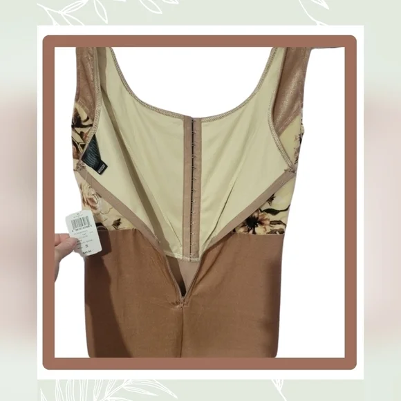 NWT Windsor Women's Floral Velvet Dress - Hook & Eye Closure, Scoop Neck, Size S - Picture 8 of 14